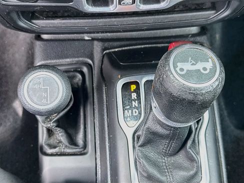 Used 2018 Jeep Wrangler Unlimited Sport S AWD/4WD image 18