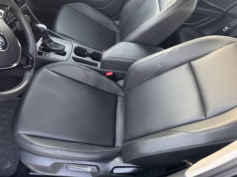 Used 2020 Volkswagen Jetta SE w/ SE Cold Weather Package FWD image 25