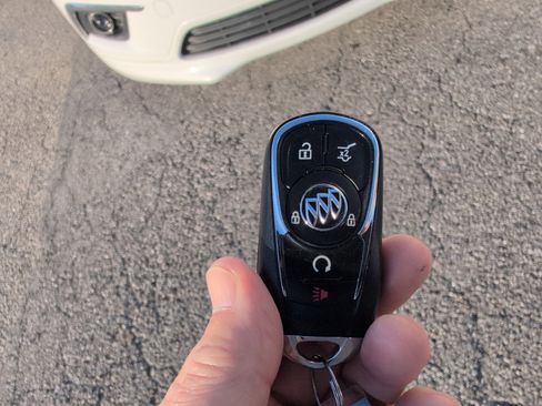 Used 2017 Buick Envision Essence image 12