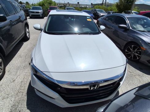 Used 2020 Honda Accord Touring image 2