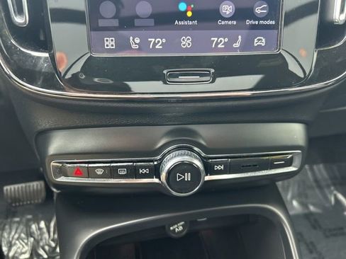 Certified 2025 Volvo XC40 B5 Plus AWD/4WD image 23