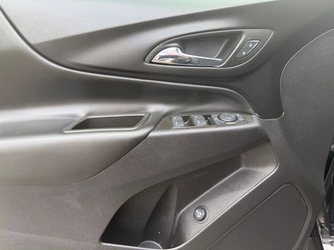 Used 2024 Chevrolet Equinox LT FWD image 17