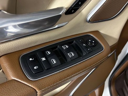 Used 2019 RAM 1500 Laramie AWD/4WD image 14