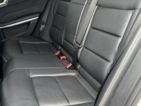 Used 2016 Mercedes-Benz E 350 4MATIC Sedan image 19