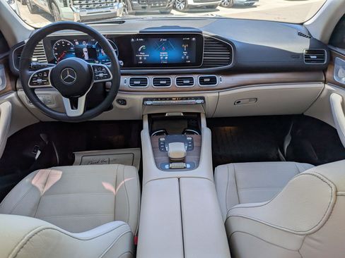 Used 2021 Mercedes-Benz GLS 450 4MATIC image 27