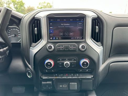 Used 2021 GMC Sierra 1500 Elevation w/ X31 Off-Road Package AWD/4WD image 7