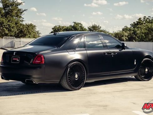 Used 2014 Rolls-Royce Ghost RWD image 57