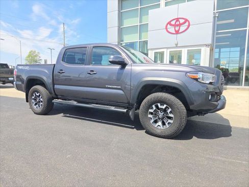 Certified 2023 Toyota Tacoma TRD Off-Road AWD/4WD image 1