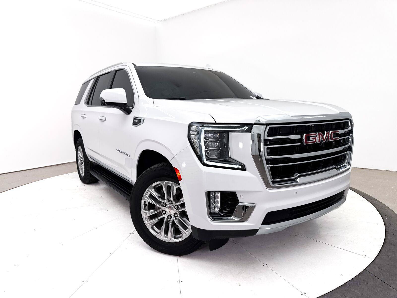 Used 2022 GMC Yukon SLT w/ SLT Premium Package AWD/4WD image 1