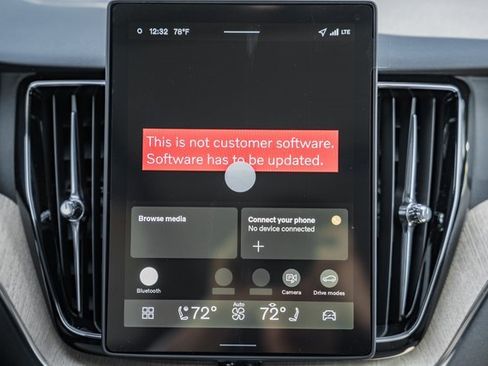 New 2026 Volvo XC60 B5 Plus w/ Protection Package Premier image 21