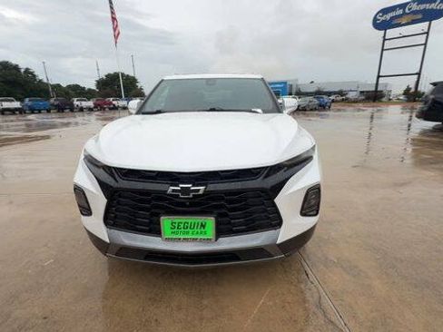 Used 2022 Chevrolet Blazer Premier w/ Enhanced Convenience Package FWD image 3
