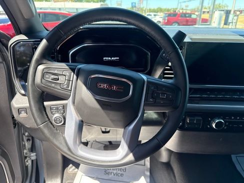Used 2025 GMC Sierra 1500 SLT AWD/4WD image 19