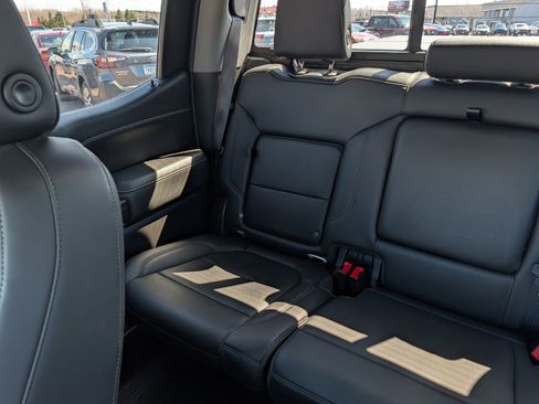 Used 2020 Chevrolet Silverado 1500 LTZ AWD/4WD image 12