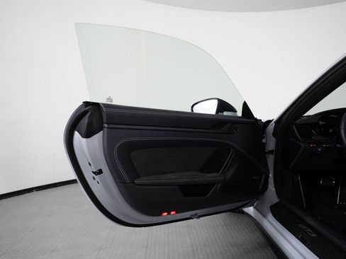 Used 2025 Porsche 911 GT3 RWD image 21
