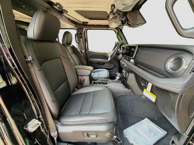 New 2026 Jeep Wrangler Unlimited Sahara AWD/4WD image 27