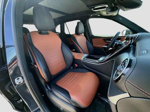 Used 2023 Mercedes-Benz GLC 300 image 16
