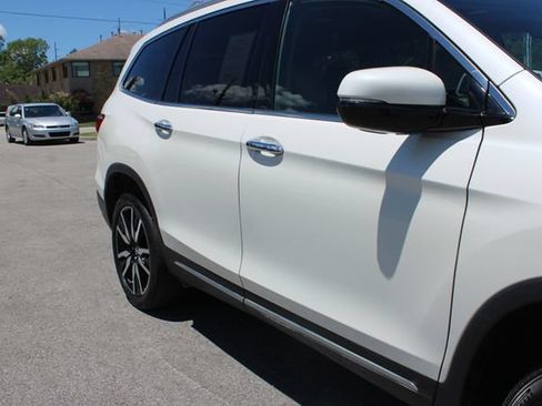 Used 2019 Honda Pilot Touring image 48