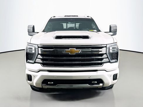 Used 2024 Chevrolet Silverado 3500 High Country w/ High Country Premium Package image 2