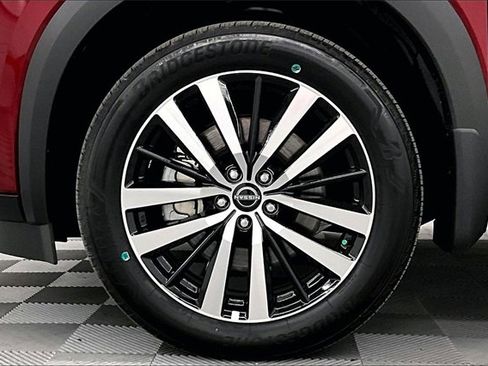 New 2025 Nissan Pathfinder Platinum w/ Cargo Package image 12