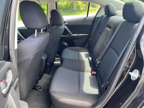 Used 2011 MAZDA MAZDA3 i Touring FWD image 10