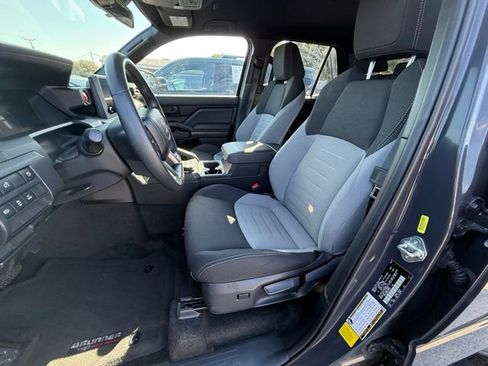 Used 2025 Toyota 4Runner TRD Off-Road AWD/4WD image 9