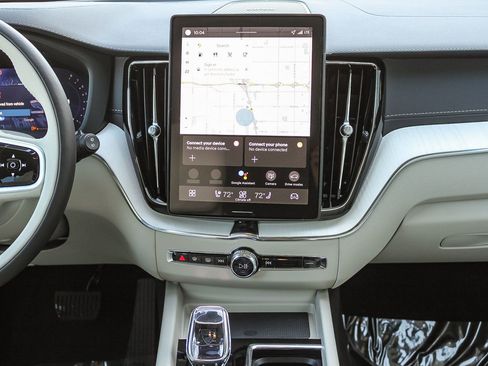 New 2026 Volvo XC60 B5 Ultra w/ Climate Package PRO image 16