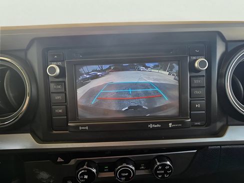 Used 2016 Toyota Tacoma SR5 RWD image 15