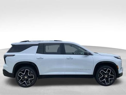 New 2026 Chevrolet Traverse High Country w/ LPO, Floor Liner Package image 4