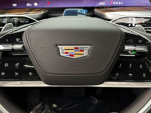 Used 2026 Cadillac Escalade Platinum Sport AWD/4WD image 24