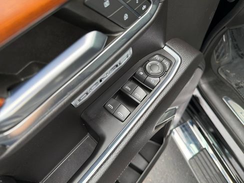 Used 2022 GMC Sierra 1500 Denali AWD/4WD image 13
