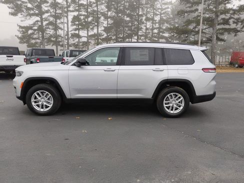 New 2025 Jeep Grand Cherokee L Laredo w/ Luxury Tech Group I AWD/4WD image 8