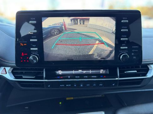 Used 2022 Toyota Sienna XSE image 30