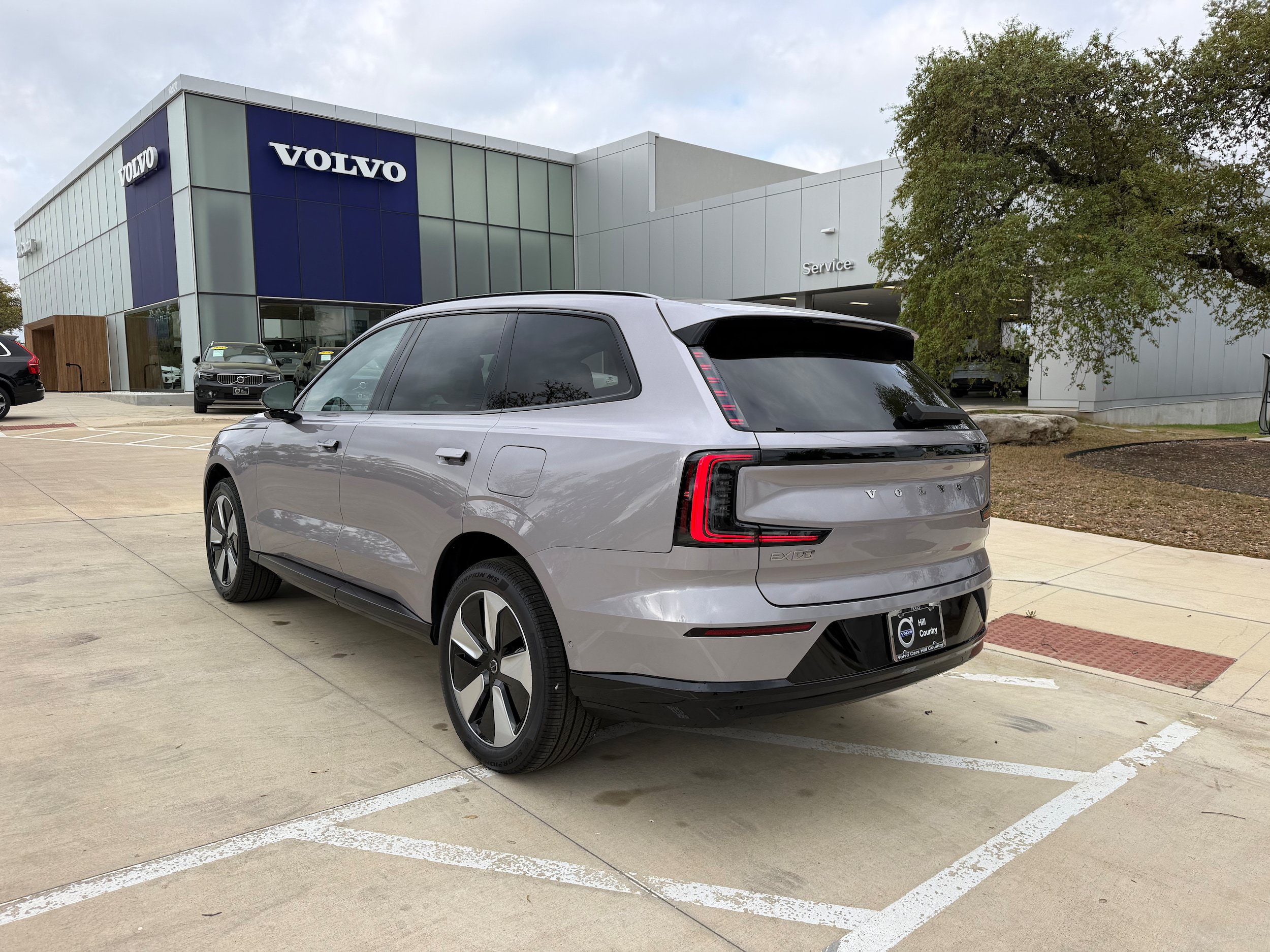 New 2026 Volvo EX90 Plus RWD image 4
