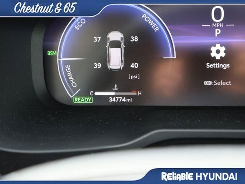 Used 2023 Toyota RAV4 Limited AWD/4WD image 31