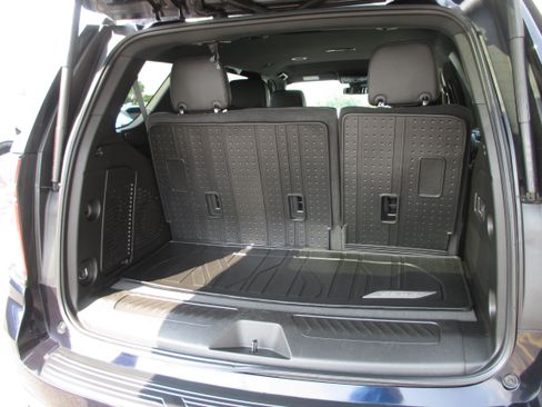 Used 2024 Chevrolet Tahoe LT w/ Luxury Package AWD/4WD image 10