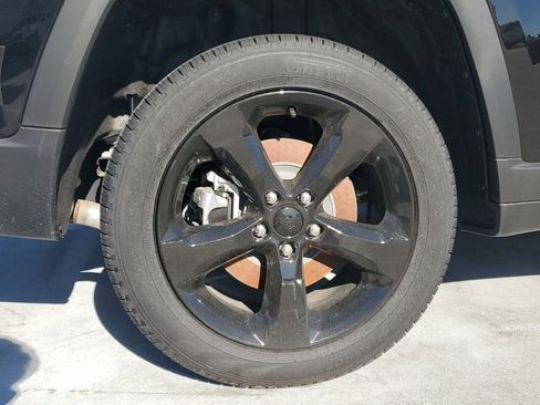 New 2025 Jeep Grand Cherokee L Limited w/ Black Appearance Package image 6