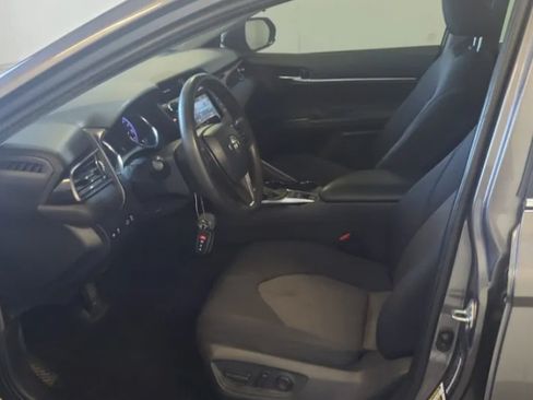 Used 2020 Toyota Camry LE w/ Preferred Accessory Package FWD image 11