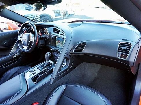 Used 2019 Chevrolet Corvette Stingray Coupe w/ 1LT RWD image 17