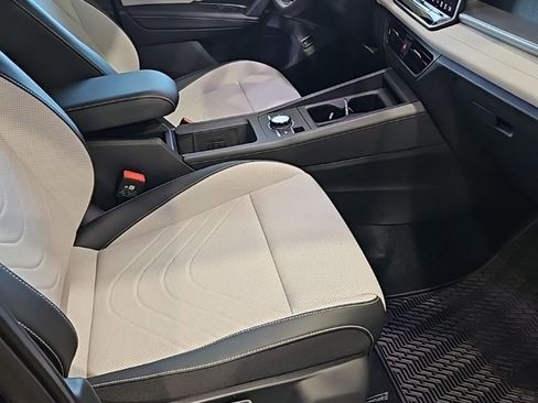 New 2026 Volkswagen Tiguan SE image 13