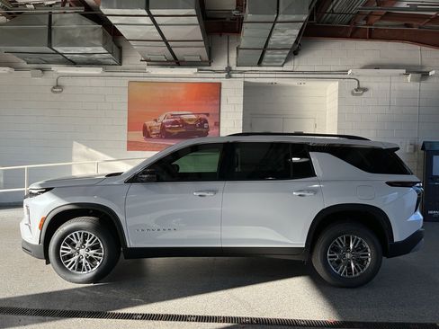 New 2026 Chevrolet Traverse LT w/ LPO, Floor Liner Package image 4