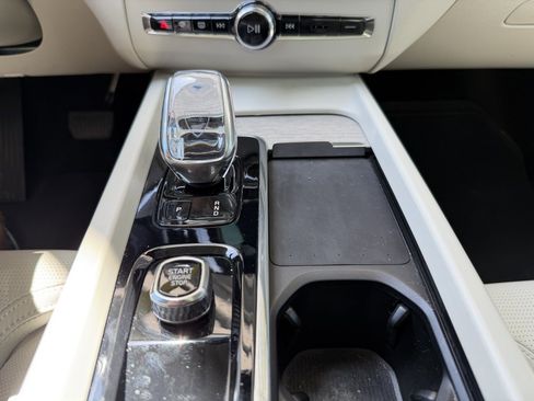 Used 2022 Volvo XC60 B5 Inscription w/ Advanced Package image 27