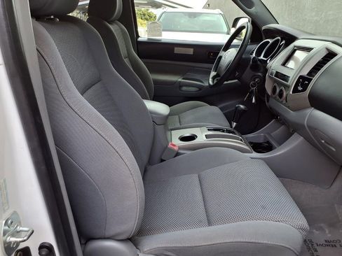 Used 2005 Toyota Tacoma PreRunner RWD image 23