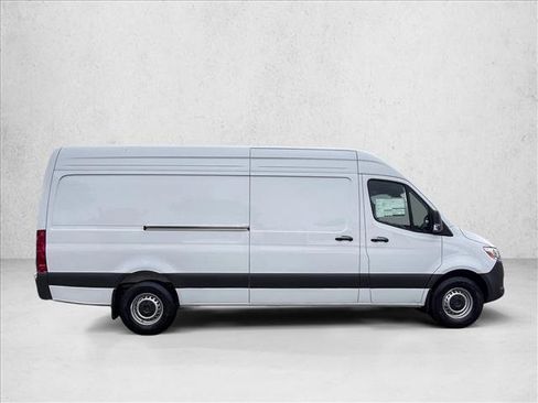 Used 2026 Mercedes-Benz Sprinter 2500 image 4