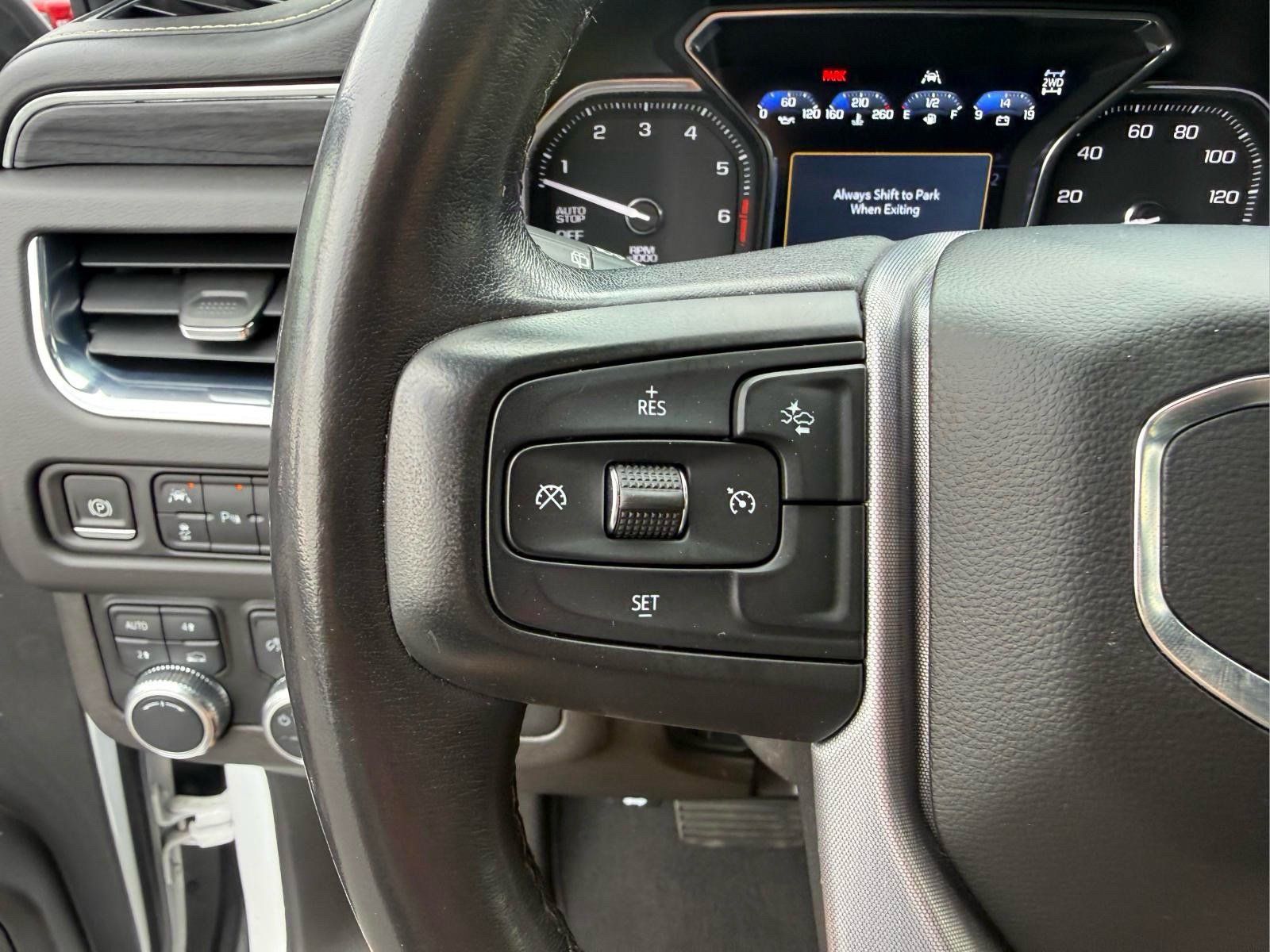 Used 2021 GMC Yukon XL SLT AWD/4WD image 32