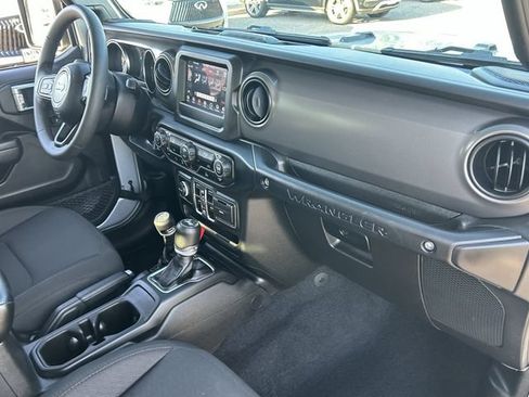 Used 2023 Jeep Wrangler Unlimited AWD/4WD image 13