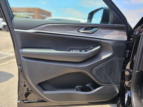 New 2026 Jeep Grand Cherokee L 4WD image 18