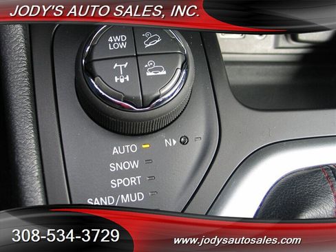 Used 2018 Jeep Cherokee Trailhawk image 20