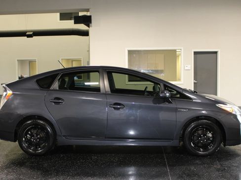 Used 2013 Toyota Prius Three FWD image 2