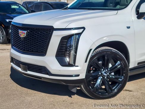 Used 2025 Cadillac Escalade Sport Platinum AWD/4WD image 4