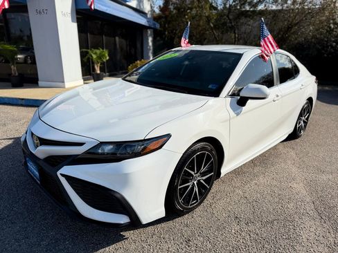 Used 2022 Toyota Camry SE image 33